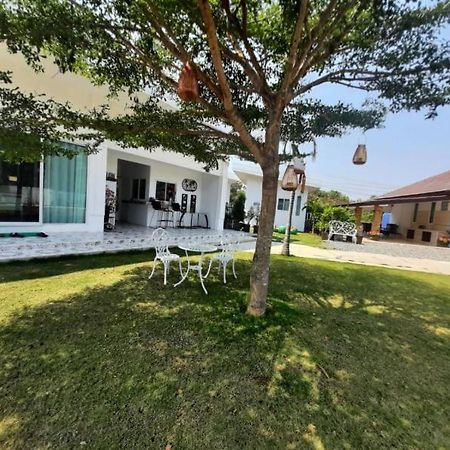 Pon Resort Ban Phe Exterior photo