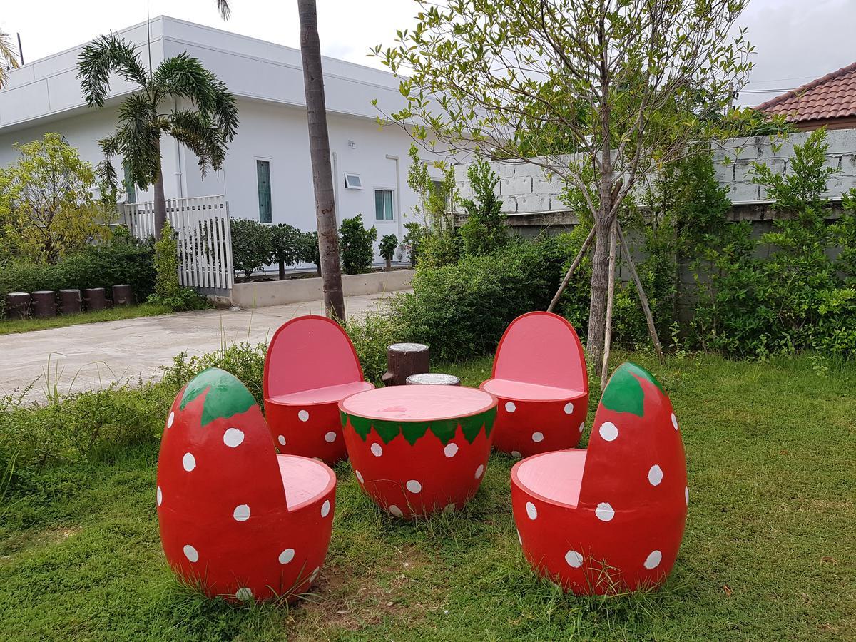 Pon Resort Ban Phe Exterior photo