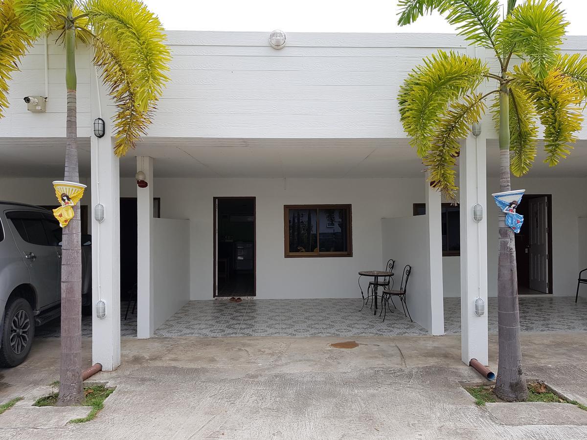 Pon Resort Ban Phe Exterior photo