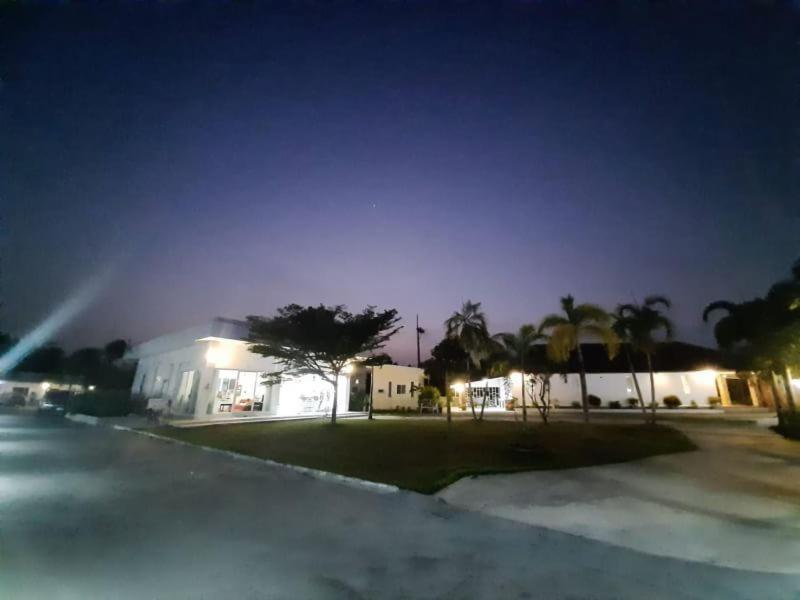 Pon Resort Ban Phe Exterior photo