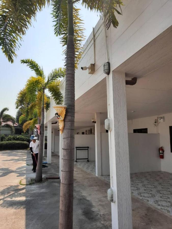 Pon Resort Ban Phe Exterior photo